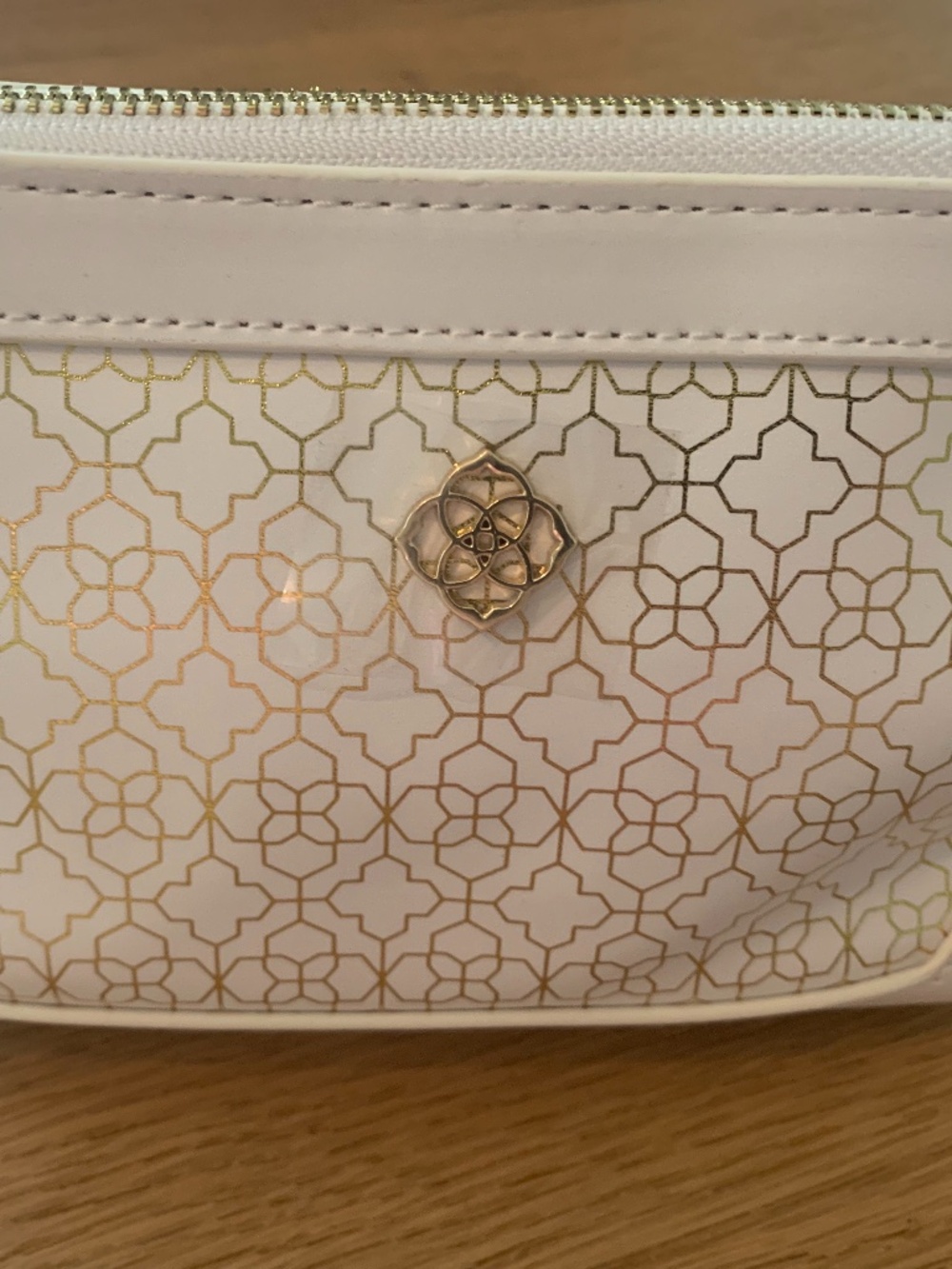 ♦️NWT Signature Gold Ivory White zip pouch case Kendra Scott Jewelry cosmetic